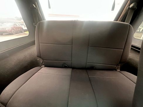 Used 2005 Jeep Wrangler Unlimited image 11