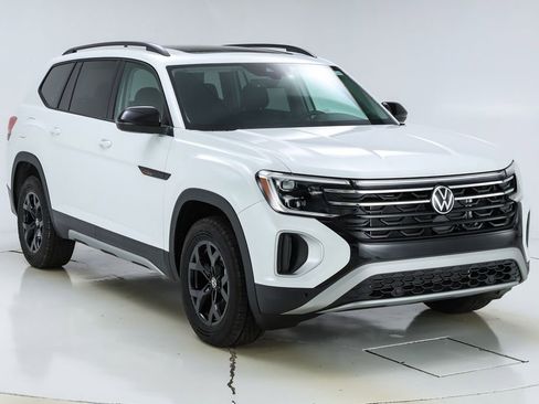 New 2026 Volkswagen Atlas Peak Edition image 15