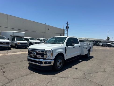 New 2025 Ford F350 XL w/ XL Chrome Package image 4