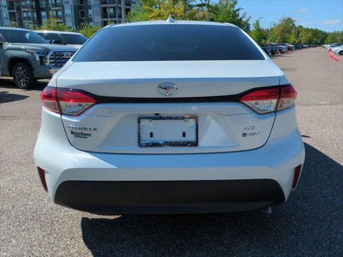 Certified 2026 Toyota Corolla LE FWD image 5
