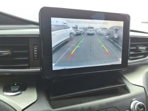 Used 2020 Ford Explorer XLT w/ Equipment Group 202A image 18