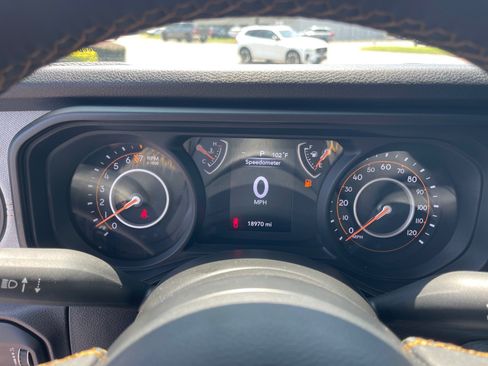 Used 2024 Jeep Gladiator Sport AWD/4WD image 4