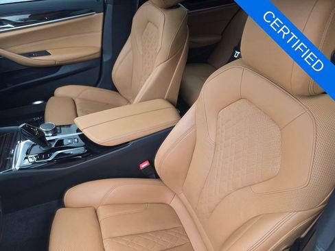 Used 2023 BMW 530i w/ Premium Package RWD image 10