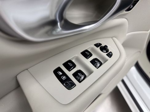 Certified 2024 Volvo XC90 T8 Plus image 11