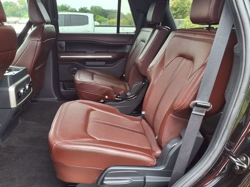 Used 2023 Ford Expedition Limited AWD/4WD image 16