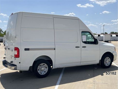 Used 2013 Nissan NV 2500 SV RWD image 2