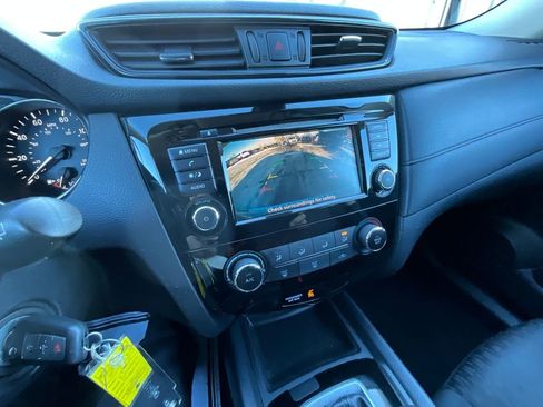 Used 2020 Nissan Rogue S w/ Special Edition Package image 33