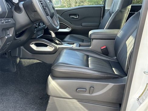 Certified 2024 Nissan Frontier SL w/ Technology Package image 10