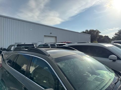 Used 2016 Subaru Outback 2.5i Limited AWD/4WD image 4