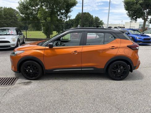Used 2021 Nissan Kicks SR w/ SR Premium Package FWD image 4