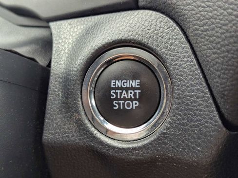 Used 2024 Toyota RAV4 XLE FWD image 27