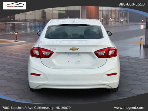 Used 2019 Chevrolet Cruze LT w/ Convenience Package FWD image 10