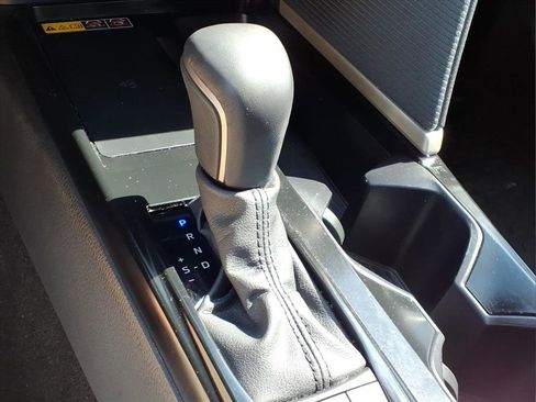 Used 2025 Toyota Camry SE w/ Convenience Package image 21