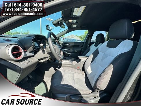Used 2024 Chevrolet Trax RS w/ Driver Confidence Package FWD image 11