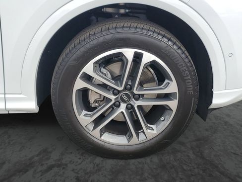 Used 2025 Audi Q5 Premium w/ Convenience Package AWD/4WD image 6