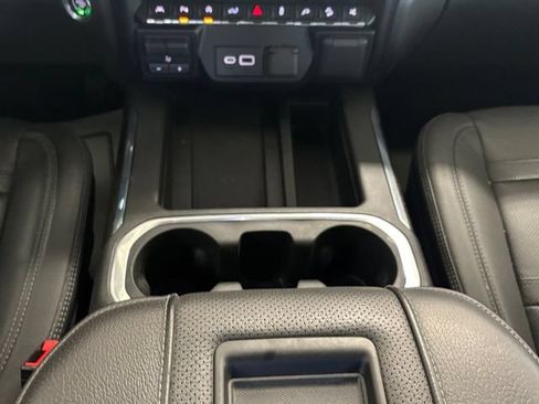 Used 2022 GMC Sierra 1500 Denali w/ Denali Premium Package AWD/4WD image 6
