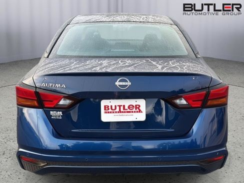 Used 2024 Nissan Altima 2.5 S FWD image 5