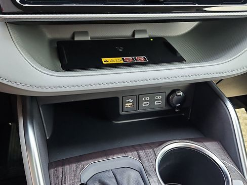 Used 2026 Toyota Highlander Platinum AWD/4WD image 18