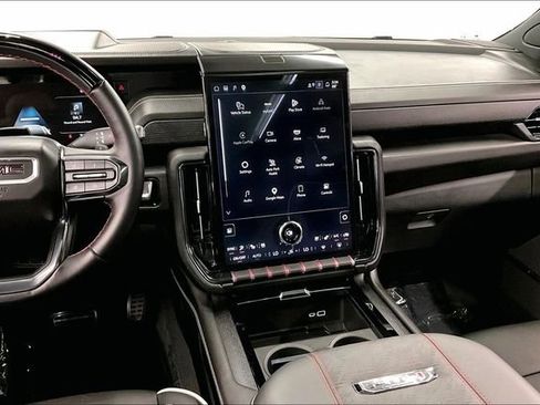 Used 2025 GMC Yukon AT4 Ultimate AWD/4WD image 7