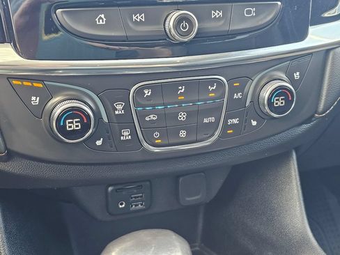 Used 2021 Chevrolet Traverse Premier w/ Redline Edition AWD/4WD image 32