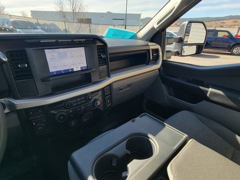 Used 2024 Ford F250 XL w/ XL Chrome Package image 25