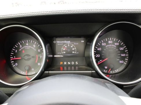 Used 2019 Ford Mustang Coupe w/ Equipment Group 101A RWD image 9