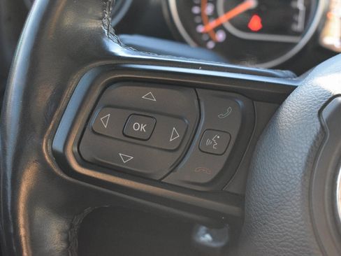 Used 2022 Jeep Gladiator Sport image 14