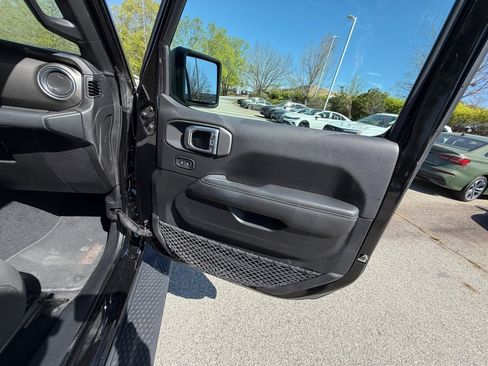 Used 2020 Jeep Gladiator Overland image 35