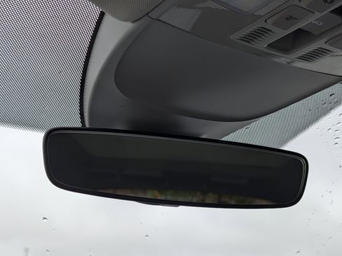 Used 2023 Volkswagen Taos SE image 25