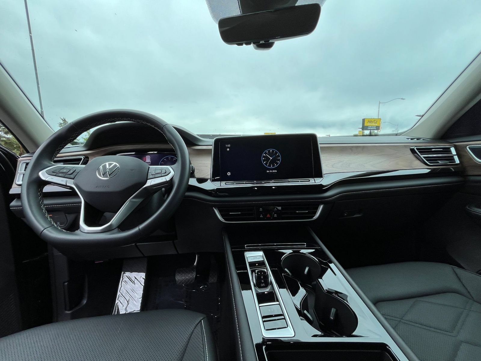 Used 2026 Volkswagen Atlas SE FWD image 35
