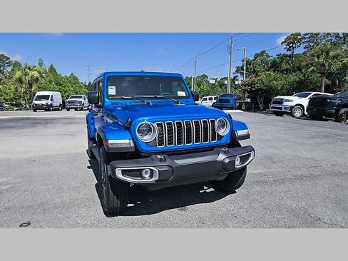 New 2026 Jeep Wrangler Unlimited Sahara w/ Technology Group AWD/4WD image 39