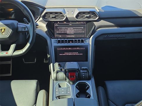 Used 2023 Lamborghini Urus Performante image 22