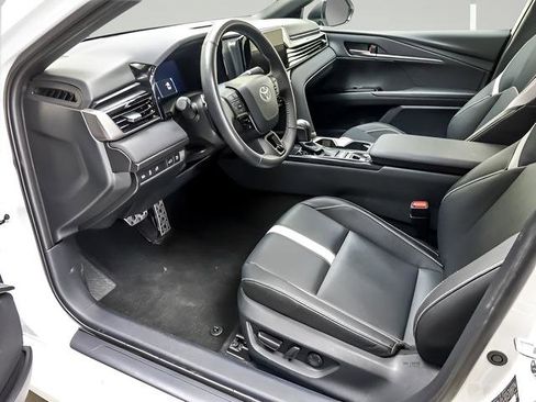 Certified 2025 Toyota Camry SE FWD image 9