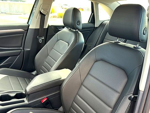 Used 2024 Volkswagen Jetta SE image 14