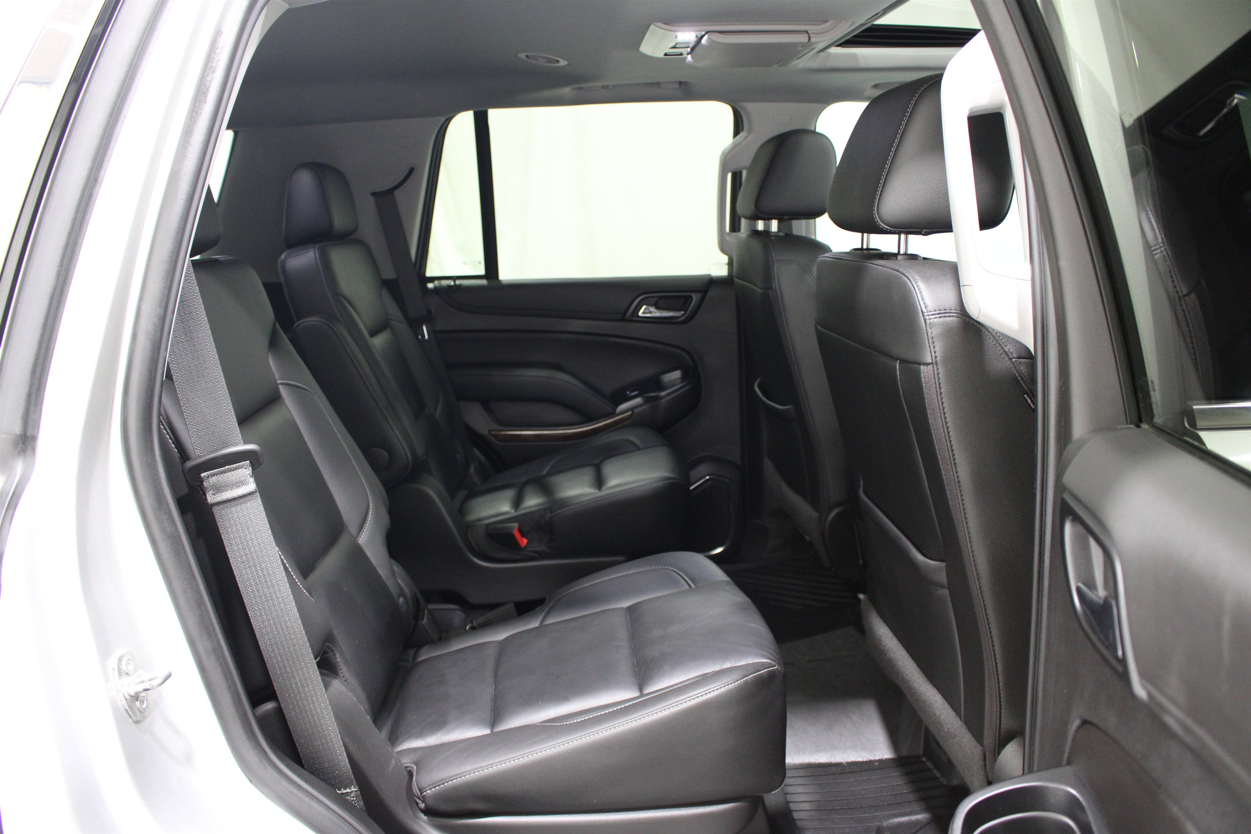 Used 2019 Chevrolet Tahoe LT w/ LT Signature Package AWD/4WD image 26