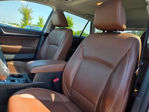 Used 2019 Subaru Outback 2.5i Touring w/ Popular Package #3A AWD/4WD image 9