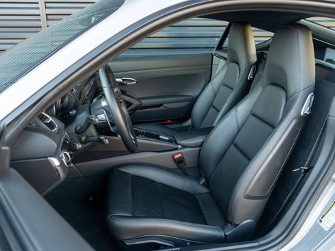 Certified 2018 Porsche 718 Cayman image 5