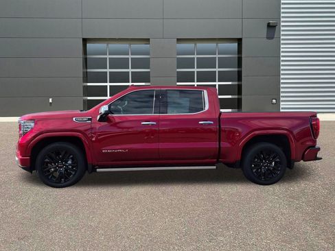 Used 2024 GMC Sierra 1500 Denali AWD/4WD image 9