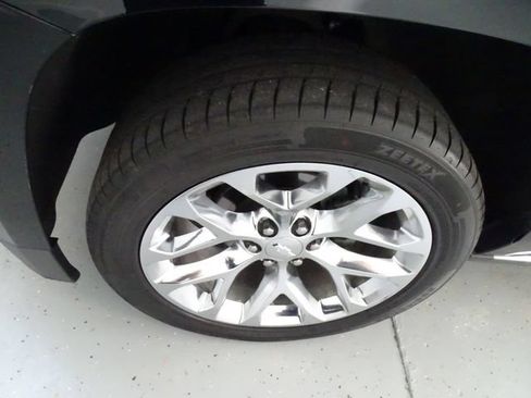 Used 2019 Chevrolet Tahoe Premier AWD/4WD image 28