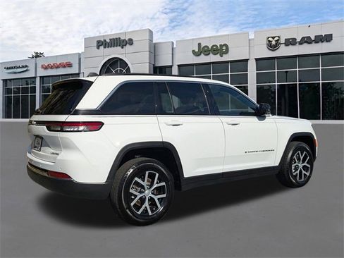 Certified 2025 Jeep Grand Cherokee Limited w/ Trailer Tow Package image 3