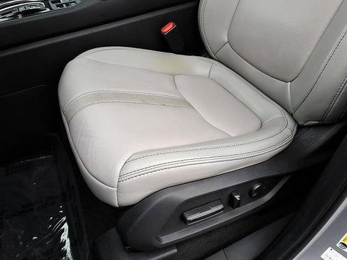 Used 2025 Honda Pilot Touring image 18
