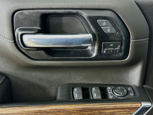 Used 2022 Chevrolet Silverado 2500 High Country w/ Z71 Off-Road Package AWD/4WD image 19