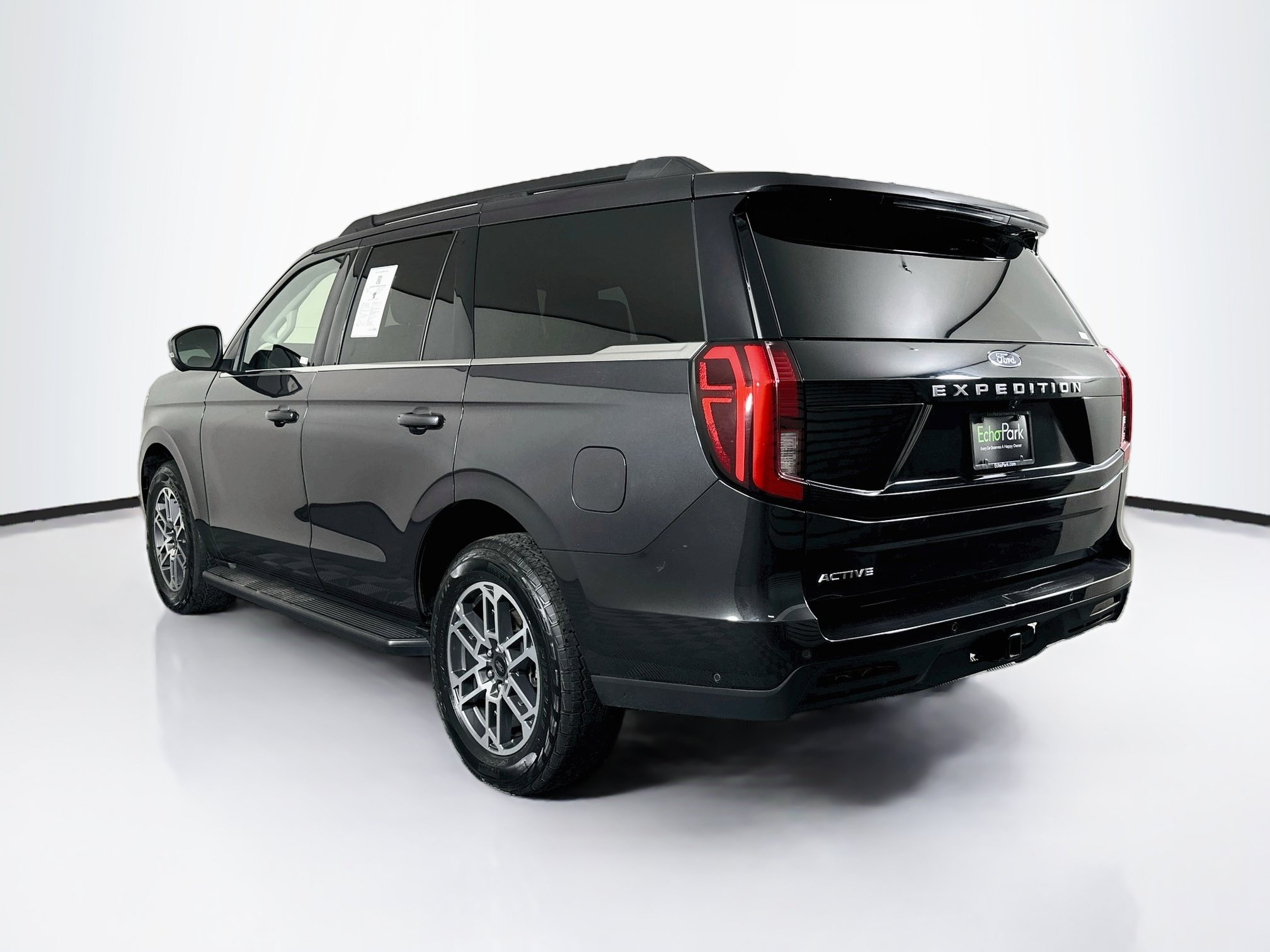 Used 2025 Ford Expedition Active AWD/4WD image 5