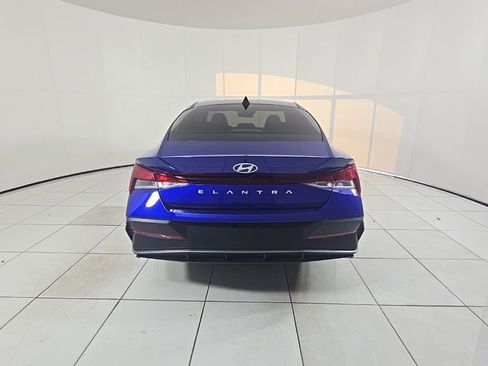 Used 2024 Hyundai Elantra SEL image 6
