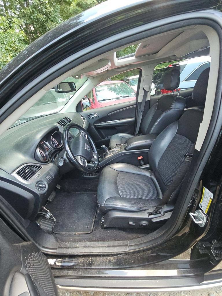 Used 2020 Dodge Journey Crossroad FWD image 6
