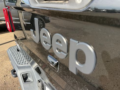 Used 2023 Jeep Gladiator Sport w/ Trailer Tow Package AWD/4WD image 29