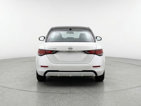 Used 2025 Nissan Sentra SV image 7