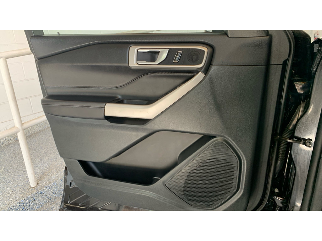Used 2023 Ford Explorer XLT w/ Equipment Group 202A AWD/4WD image 29