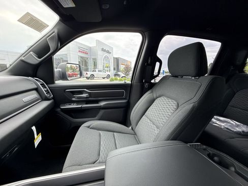 New 2026 RAM 1500 4x4 Crew Cab image 30