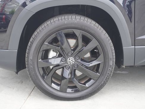 Used 2022 Volkswagen Taos SE FWD image 24